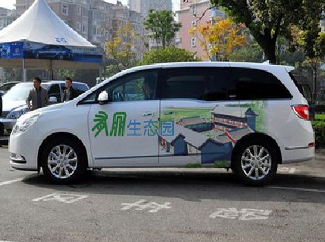 五龙口户外车贴喷绘如何保持效果?